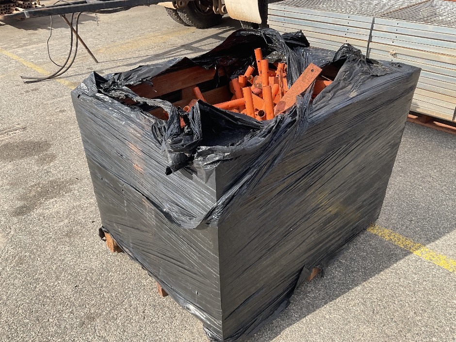 <p>Crate of Fence Feet</p>