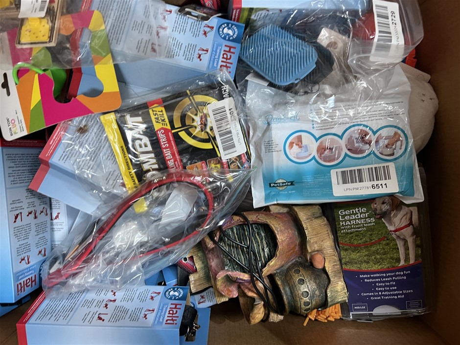 17 x Assorted pet products. NB: Photo as is. Some Not in Original Packaging