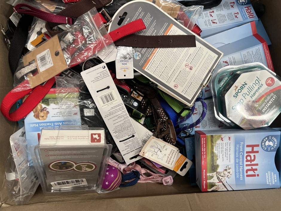 15 x Assorted Pet products. NB: Photo as is. Some Not in Original Packaging