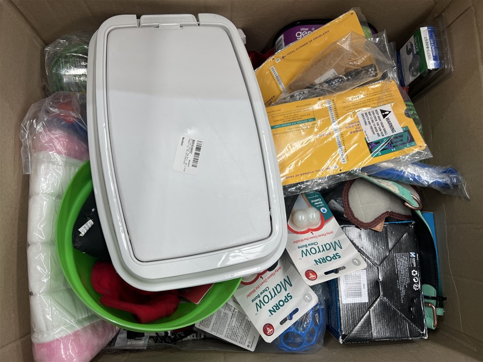 10 x Assorted pet Products. NB: Photo as is. Some Not in Original Packaging