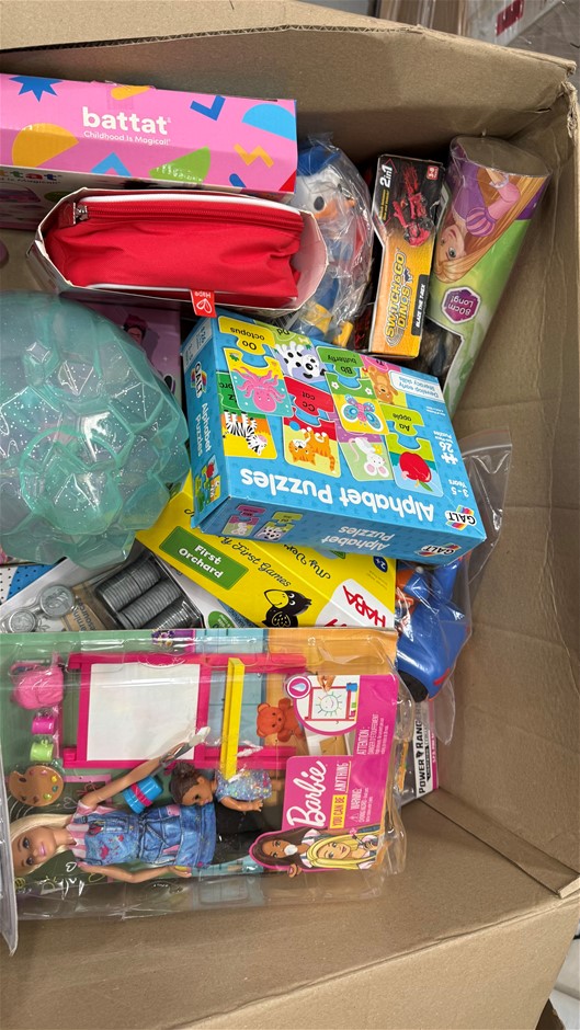 Assorted Box of Childrens Toys/Items.  NB: Items may not be in original pac