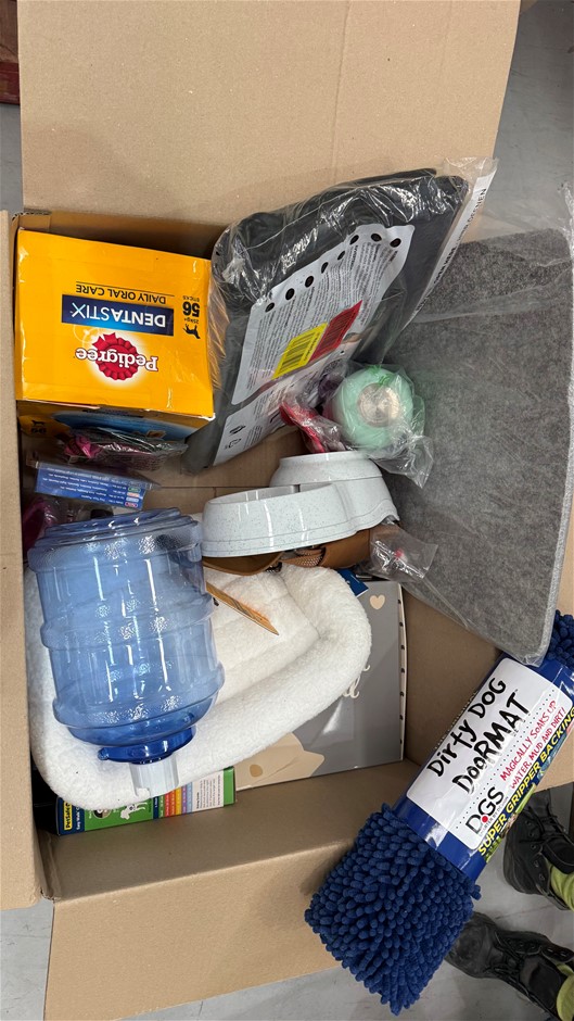 Assorted Pet Items. NB: Items may not be in original packaging and may hav