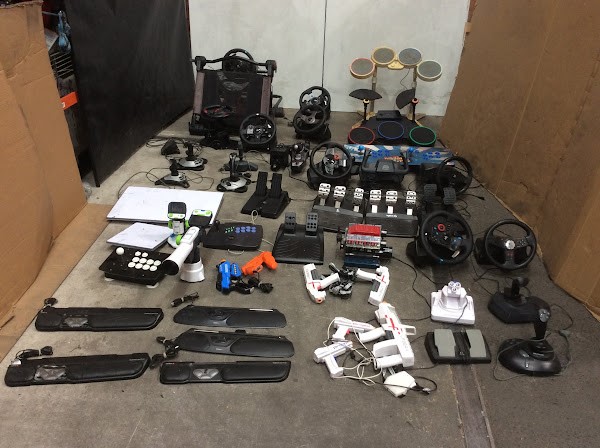 Mixed Game Controllers, Steering Wheel, Pedals & Console Accessories