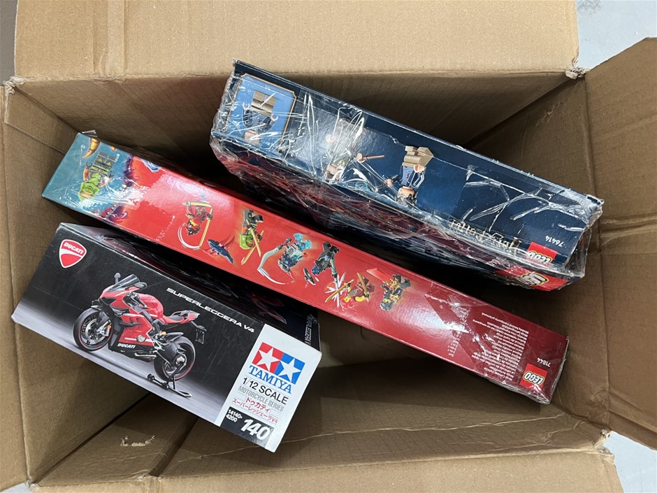 2 x Lego Products & 1 x Tamiya Plastic Model Bike. NB: Photo as is. Some No