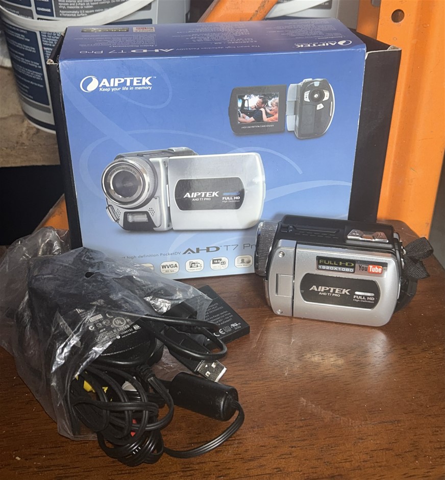 AIPTEK AHD T7 PRO FULL HD Camcorder