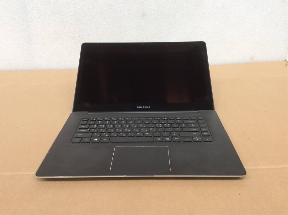 SAMSUNG NT930Z5L-X716 Laptop i7-6700HQ 16GBRAM 256GB Black