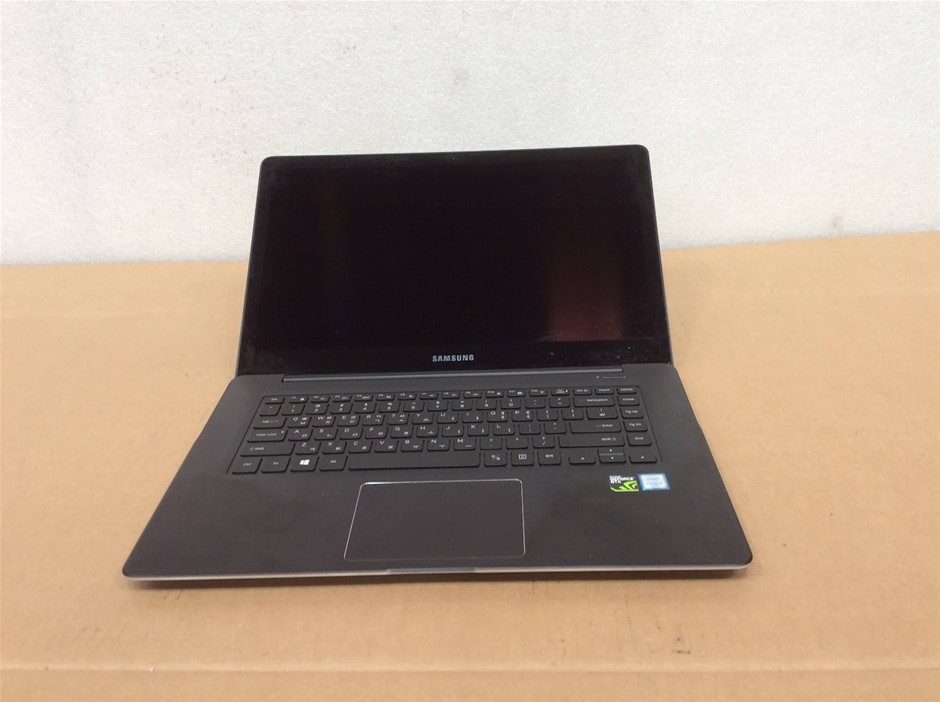 SAMSUNG NT930Z5L-X716 Laptop i7-6700HQ 16GBRAM 256GB Black