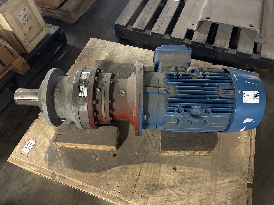 <p>Electric Geared Motor</p>