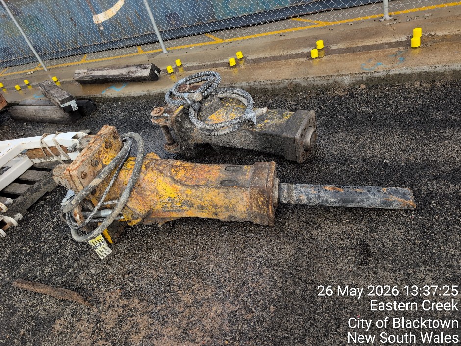<p>EXCAVATOR ATTACHMENT - ROCK BREAKER (Site ID: 192)</p>