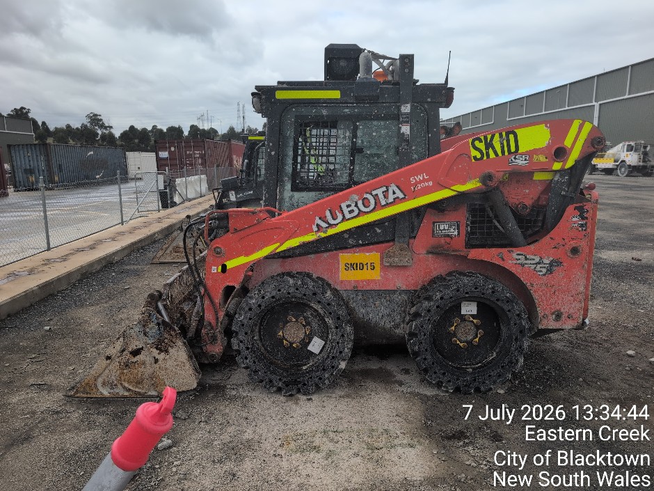 Skidsteer Loader & Curved Brush (Site ID: SKID15)