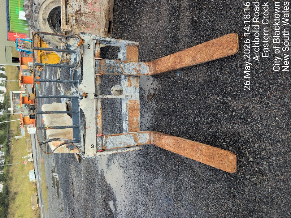 TELEHANDLER PALLET FORKS (Site ID: 229)