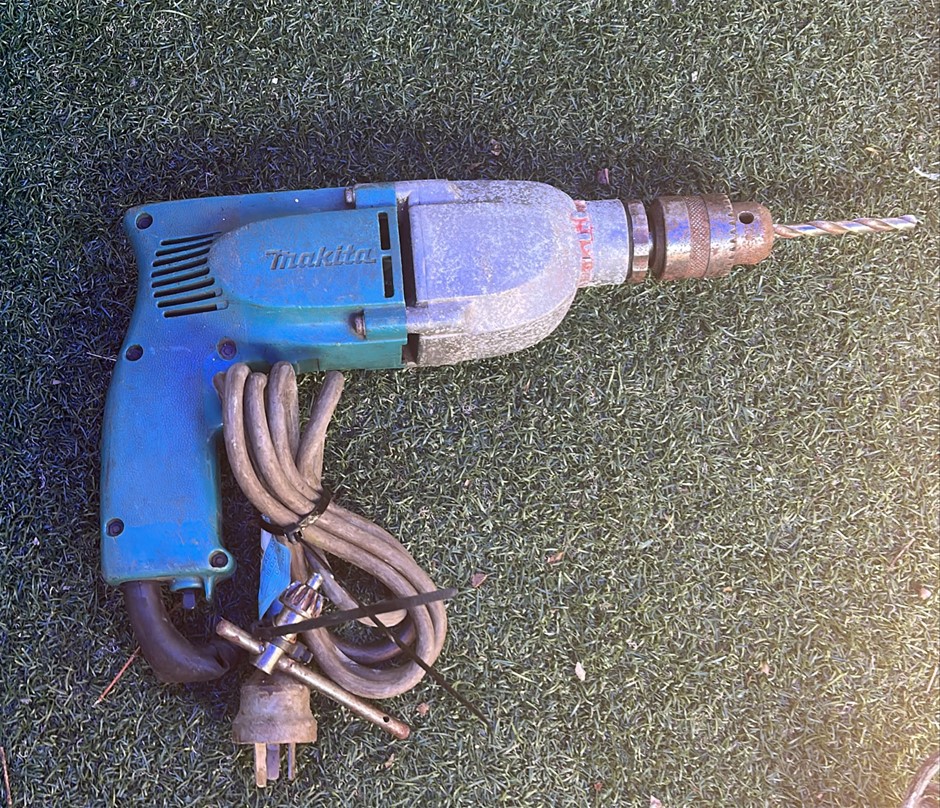 MAKITA 750W 2-Speed Hammer Drill