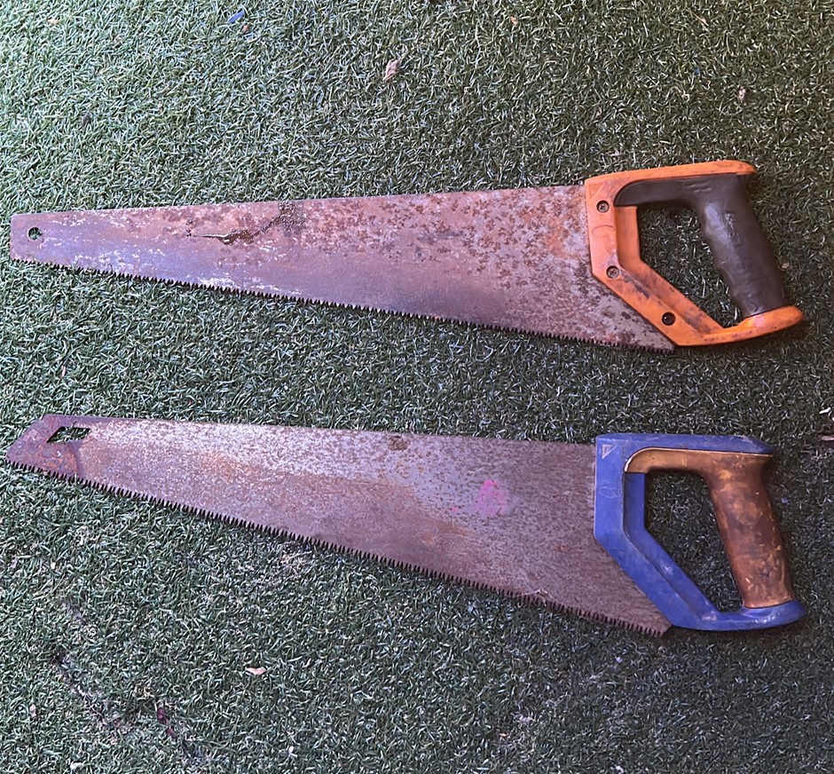 2x Hand Saws
