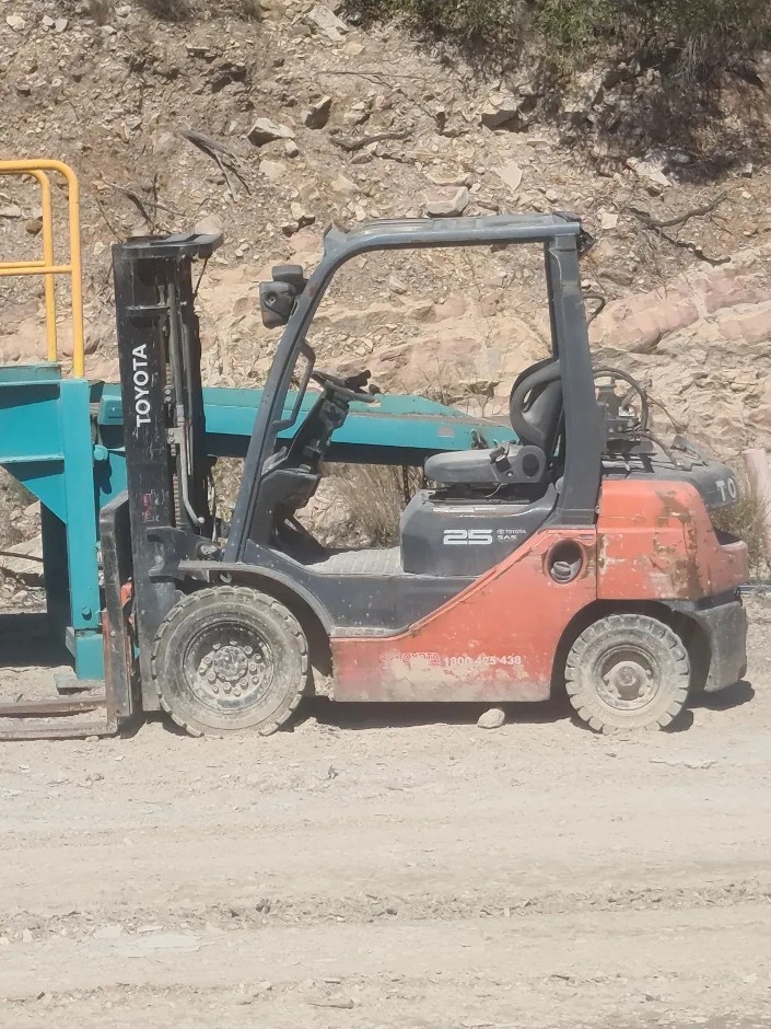 2012 Toyota 2.5T LPG Counterbalance Forklift