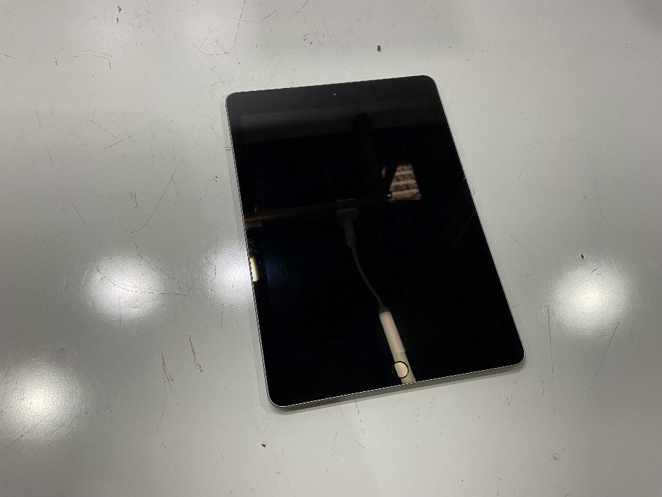 APPLE IPAD 6TH GEN A1893