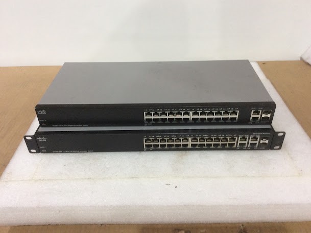 Cisco SG220-26-K9 V02&SRW224G4P-K9 V01 Switch (Lot of 2)