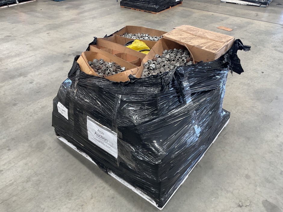 <p>Pallet of Mixed Pipe Fittings and Hardware</p>