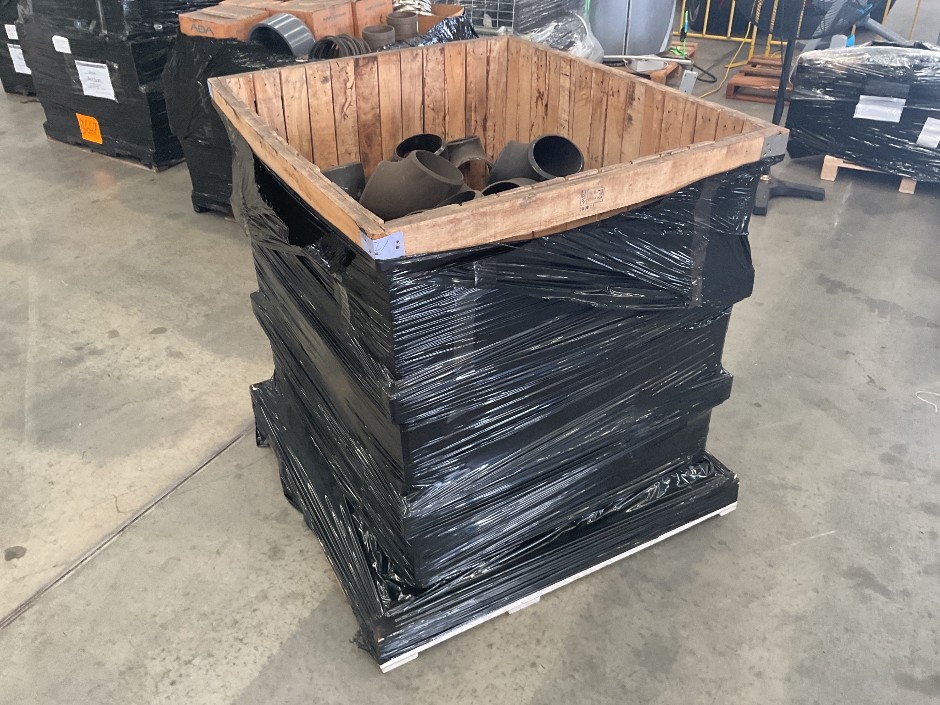 Pipe Fittings Butt-Weld Caps and Reducing Tees Assorted