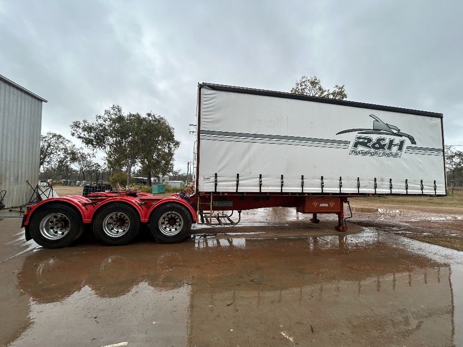 2005 Haulmark 3ST37 A Trailer