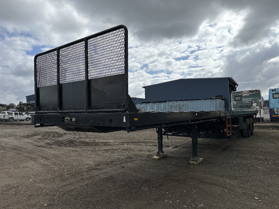 1978 Fruehauf Dual Axle Extendable Flat Top Trailer