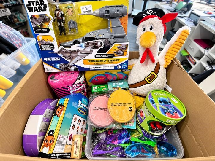 1 Box of Mix Toys, NB: Photo as is.