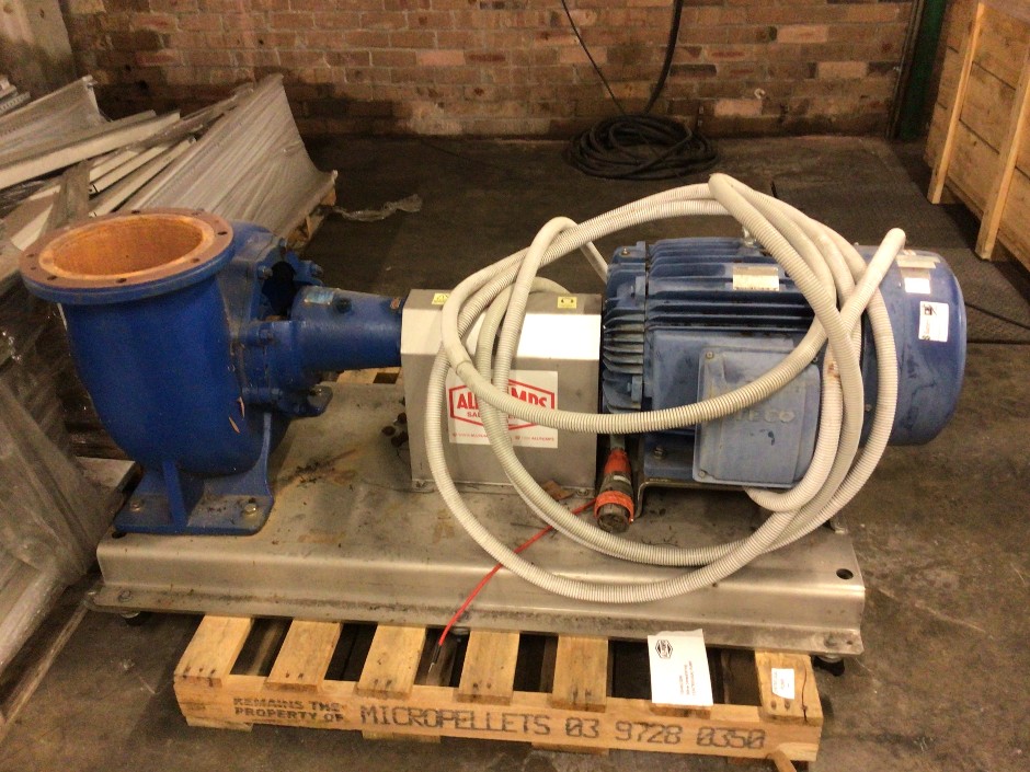 <p>Used Centrifugal Pump 10HBG30M 30kw Dewatering</p>