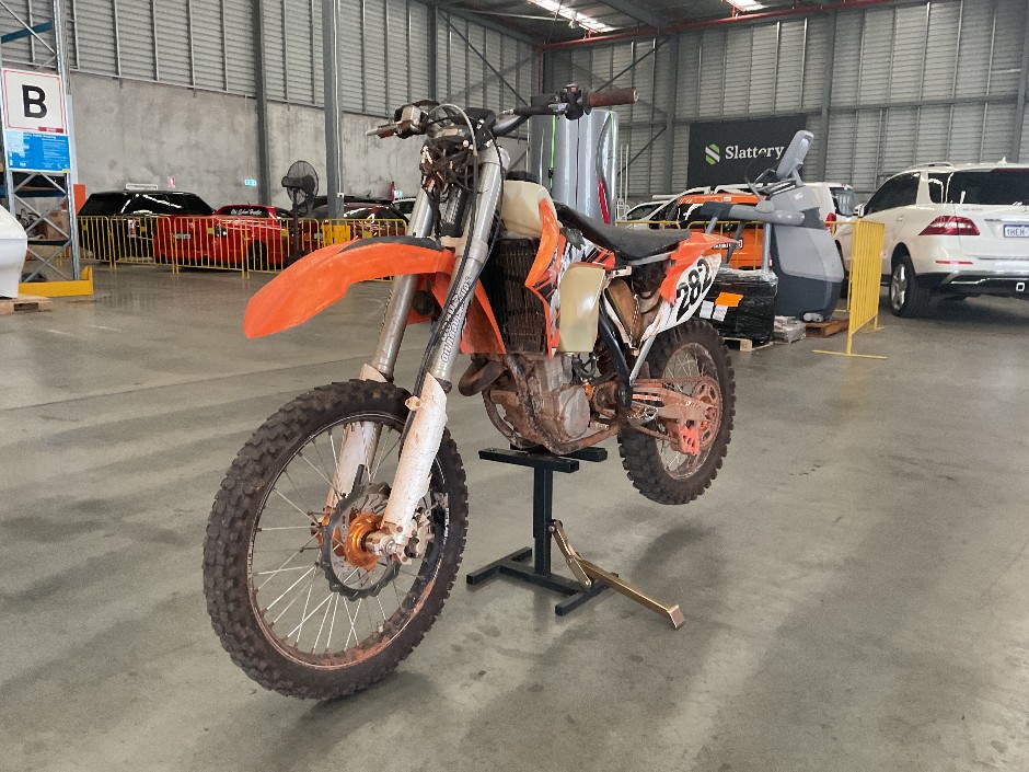 KTM   Petrol