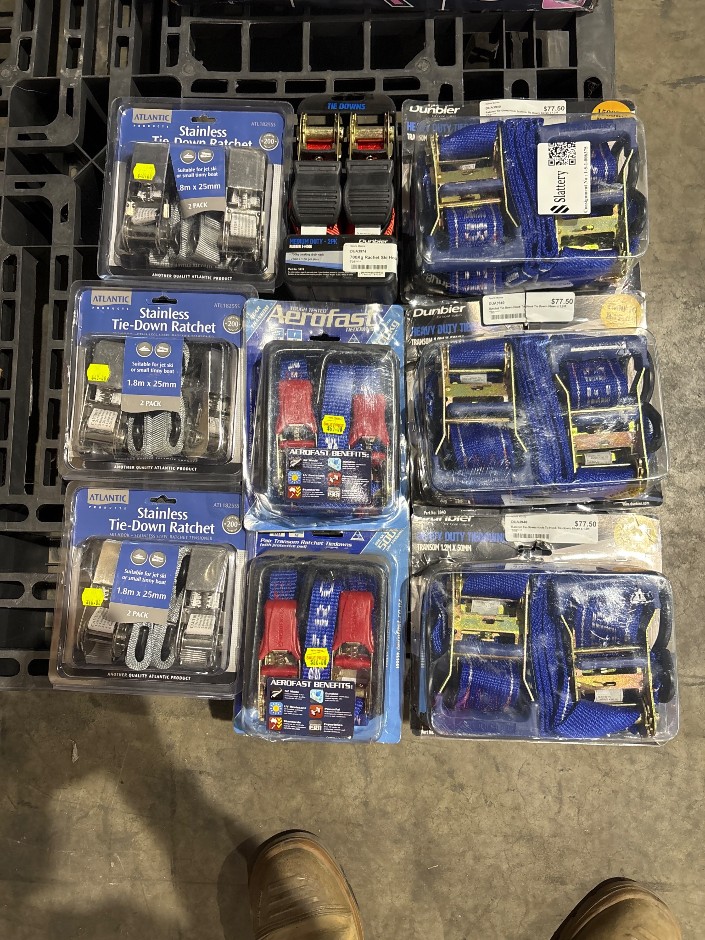 <p>Quantity Of Assorted Ratchet Straps</p>