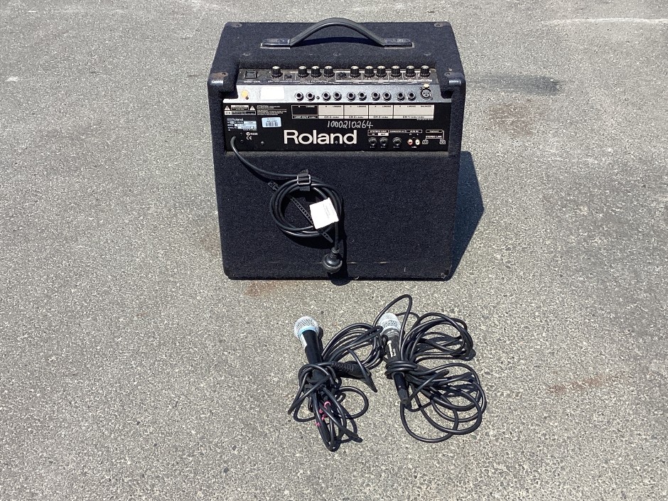 Roland KC-350 Amplifier
