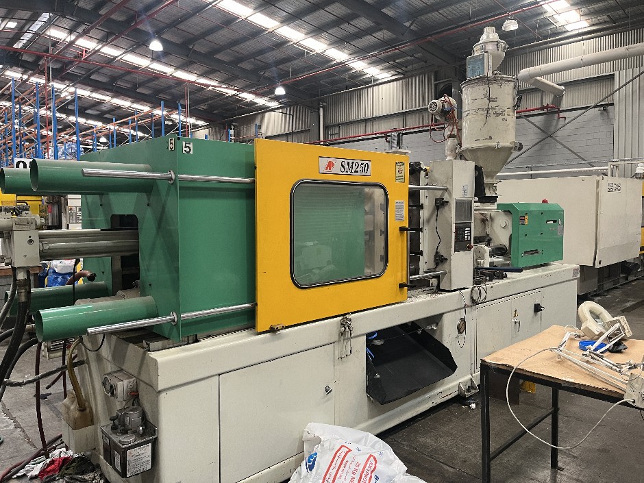 Injection Moulding Machine