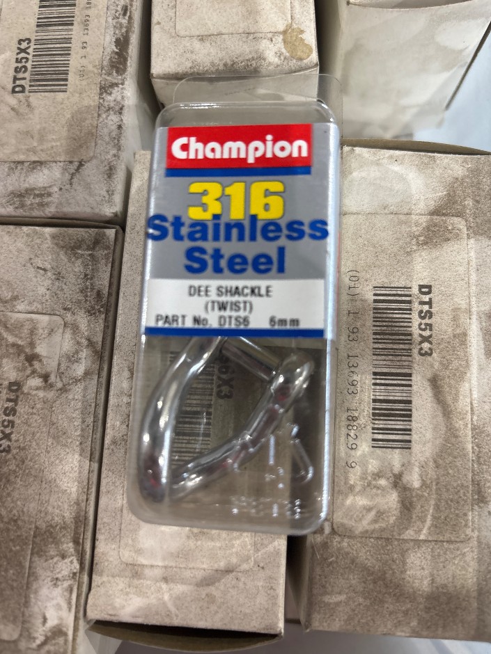 <p>Quantity Of Champion Dee Shackle (Twist)</p>