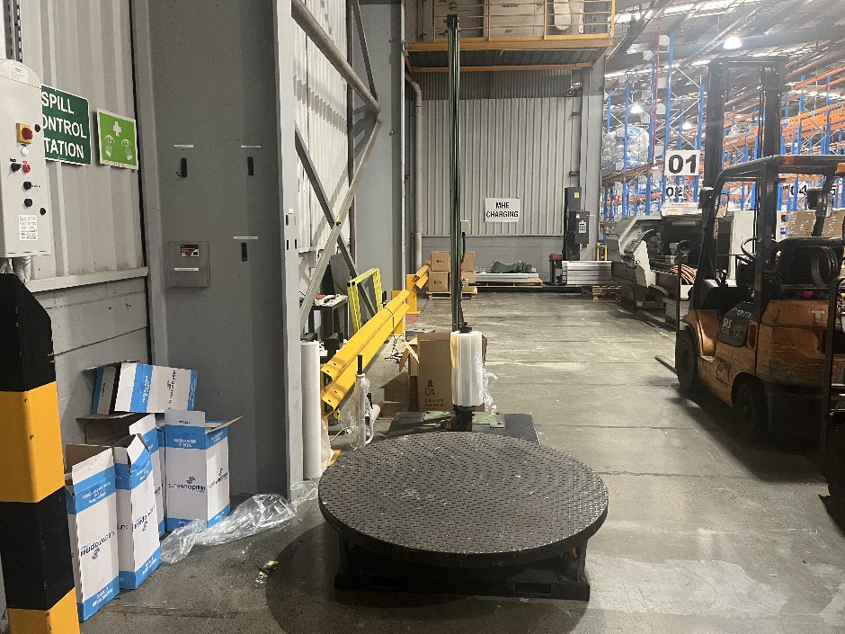 <p>Automatic Pallet Wrapper</p>