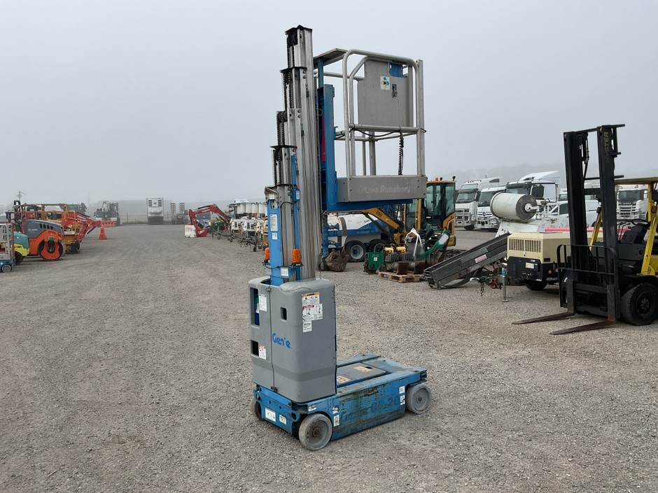 2013 Genie GR-20 Man Lift