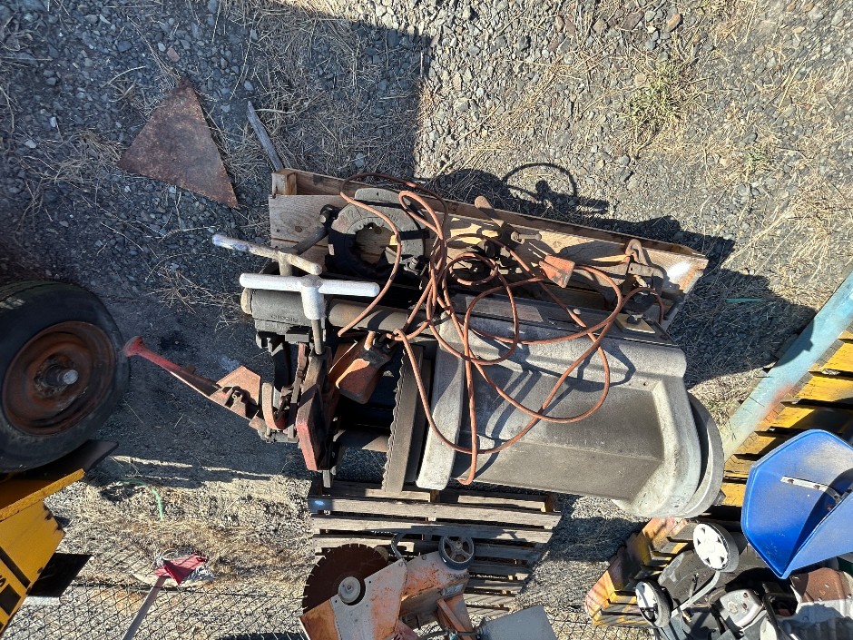Ridgid Pipe Threading Machine