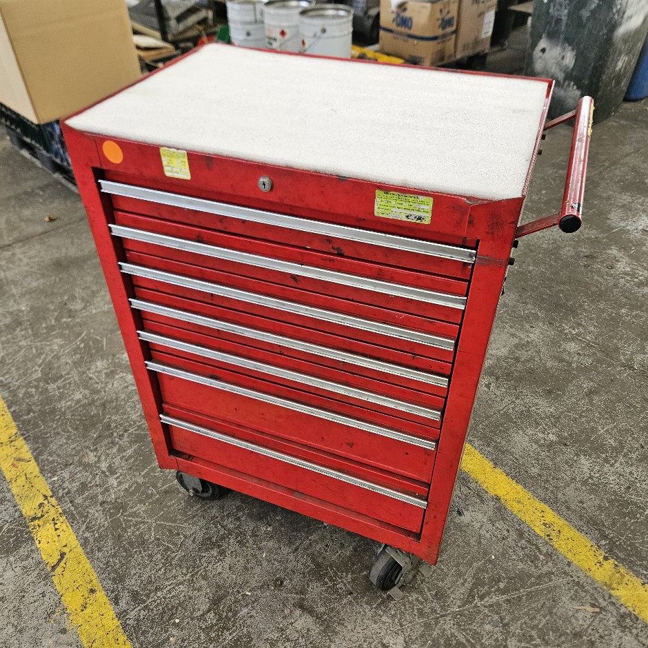 <p>Tool Trolley 5 drawer Dimensions 620(W) x 330(D) x 760(H) MM (No Keys)</