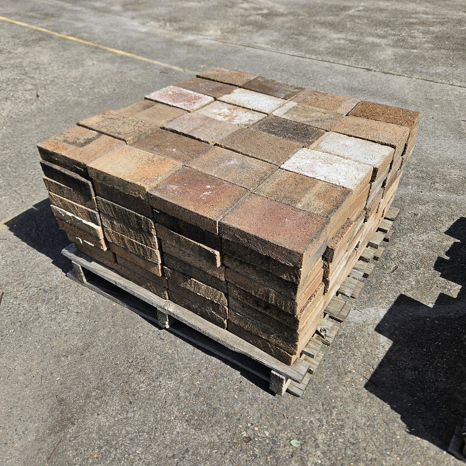 <p>Clay Paver 230mm x 150mm Quantity 192</p>