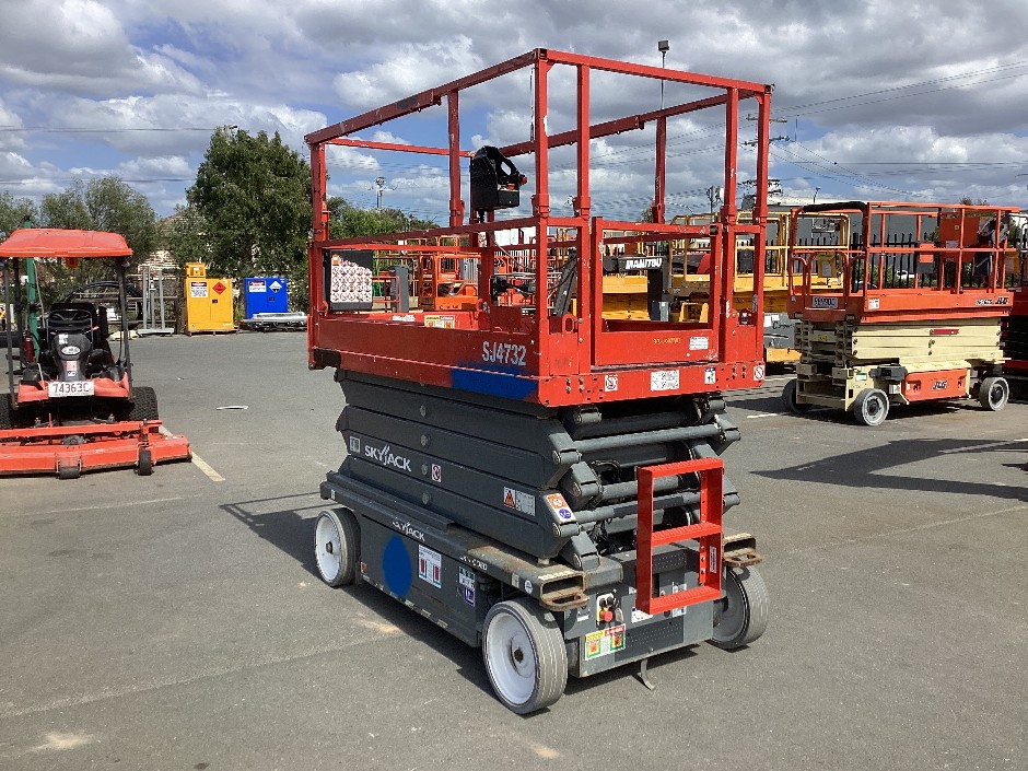 2020 Skyjack SJ4732 Scissor Lift