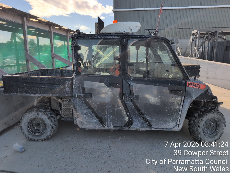 <p>Polaris Diesel Buggy 6 Seater (Site ID: VEHC35)</p>
