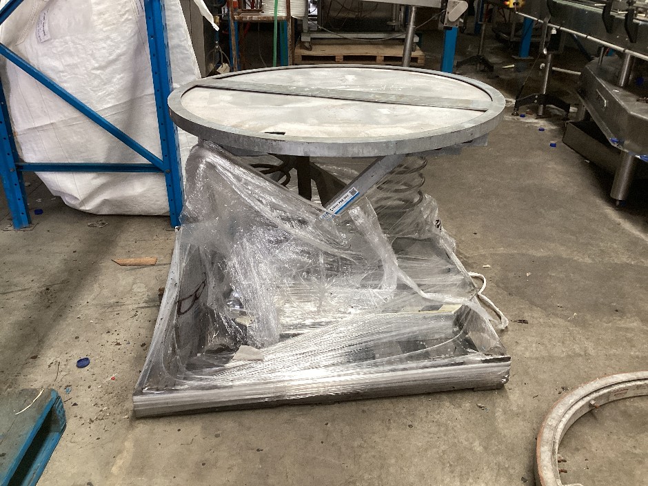 <p>MHA Pallet Lifting Table</p>