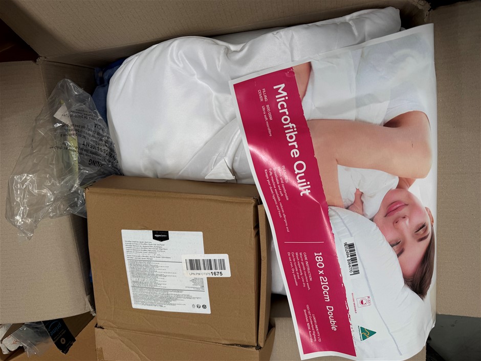 Assorted Box of Bedding incl: Microfibre Quilt and more. NB: Items may not