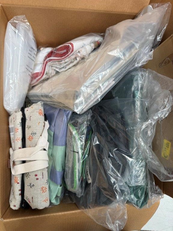 Assorted Box of Bags and Cloths incl: Side bags, Tote bags and more. NB: I