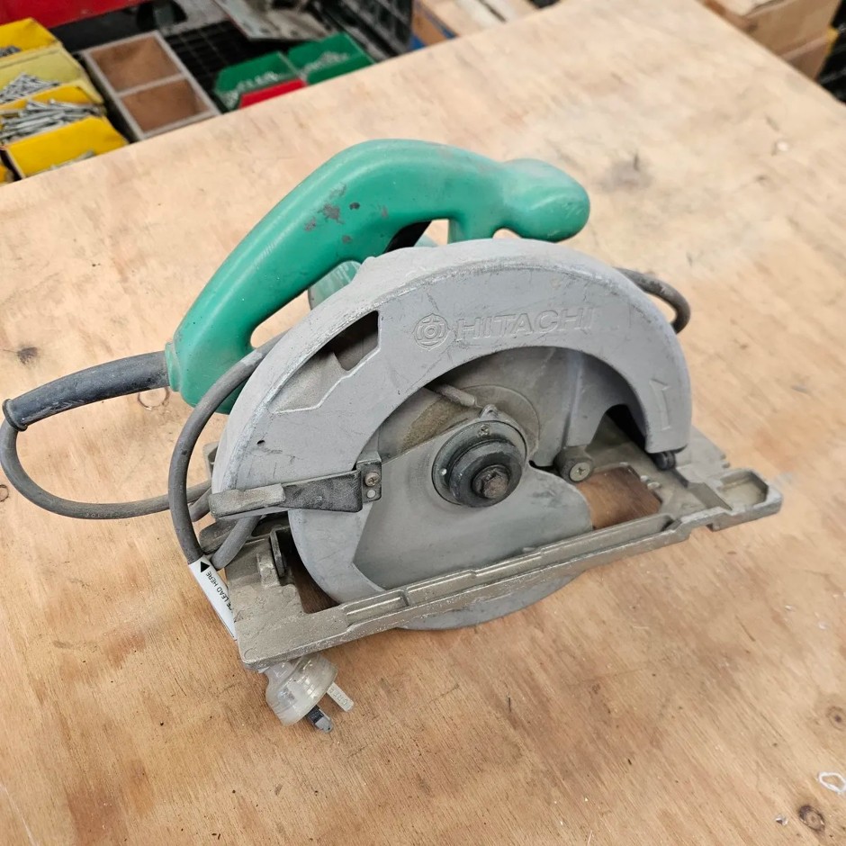 <p>Hitachi C7SB2 Circular Saw</p>