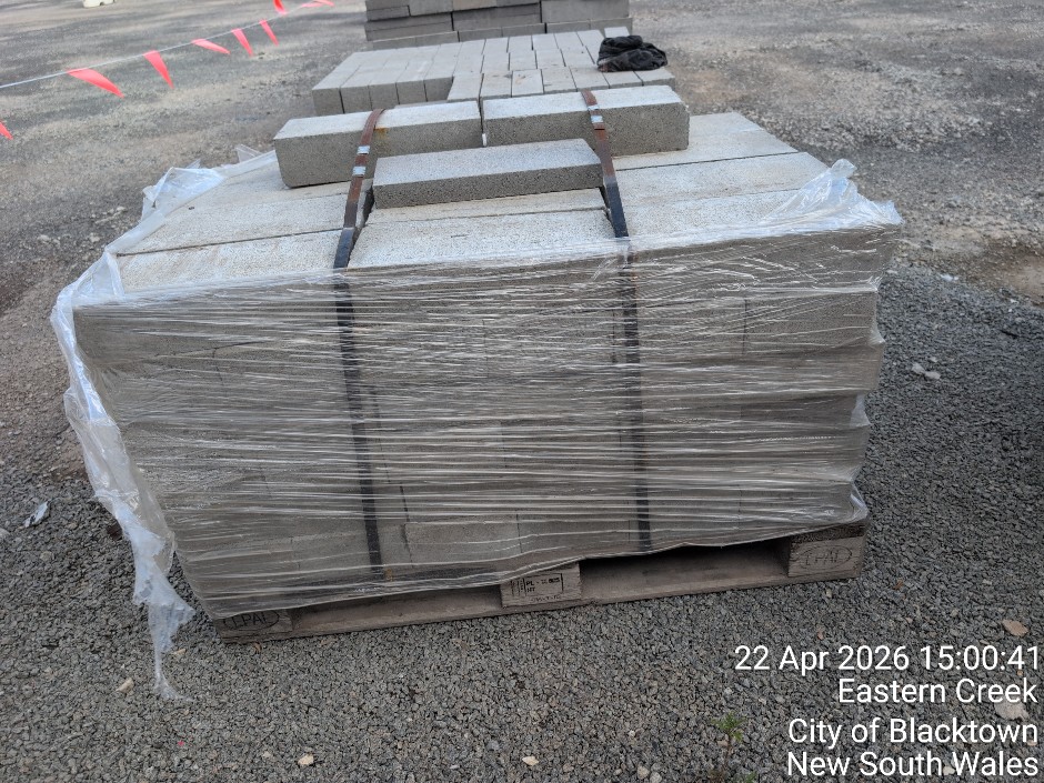 <p>CONCRETE BLOCKS - SMALL (Site ID: 162)</p>