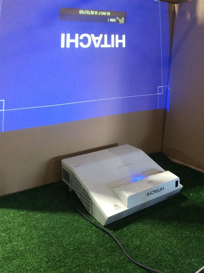 Hitachi CP-TW3003 LCD Projector