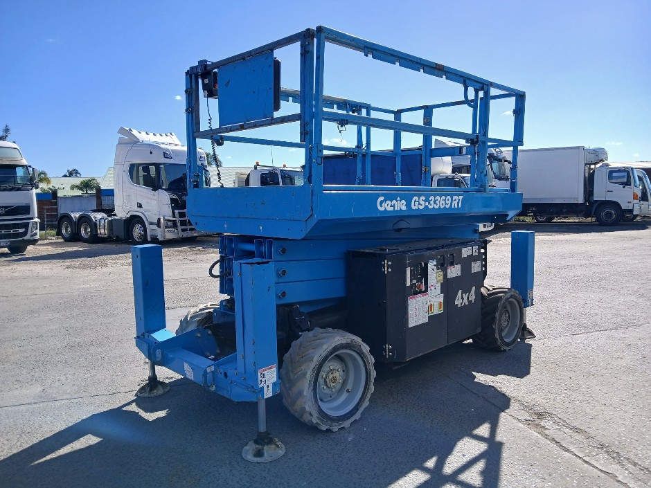 2017 Genie GS-3369 RT Diesel Scissorlift