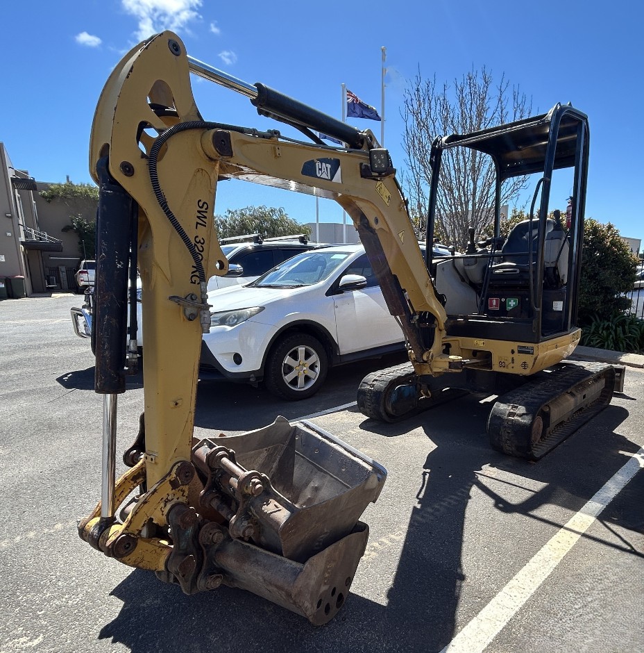 2015 Caterpillar 302.7D CR