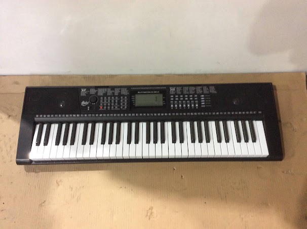 Huxley Light Up Electric Keyboard