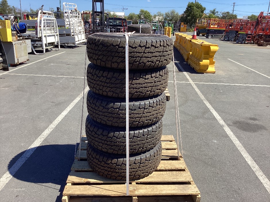 5 x Tyres Fitted With 5 Stud Rims x 1 Pallet