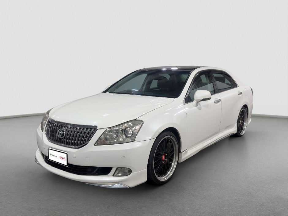 IMPORT 2009 Toyota Crown Majesta Petrol