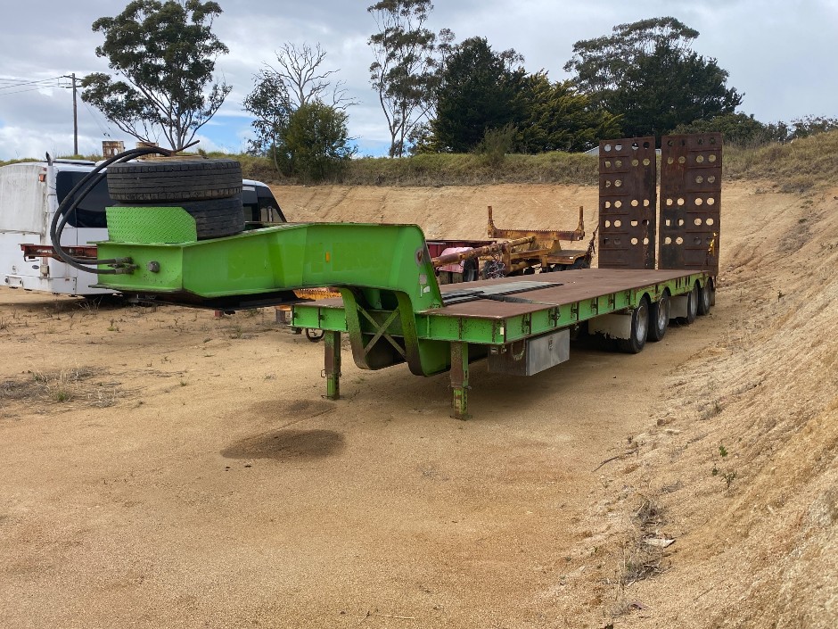 2007 Tag-A-Long Quad Axle Low Loader Trailer